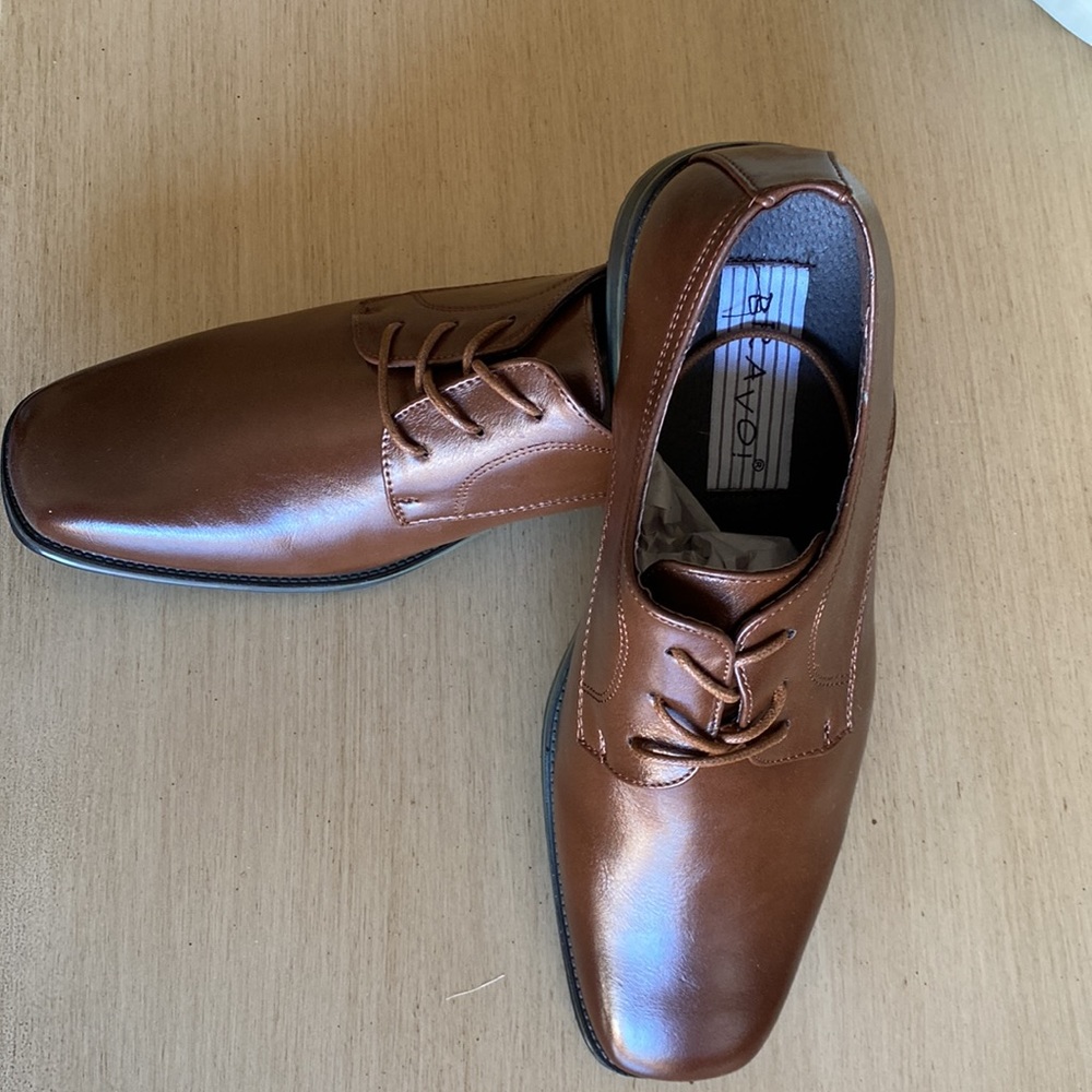NWT Brand new brown Milano shoes by Bravo